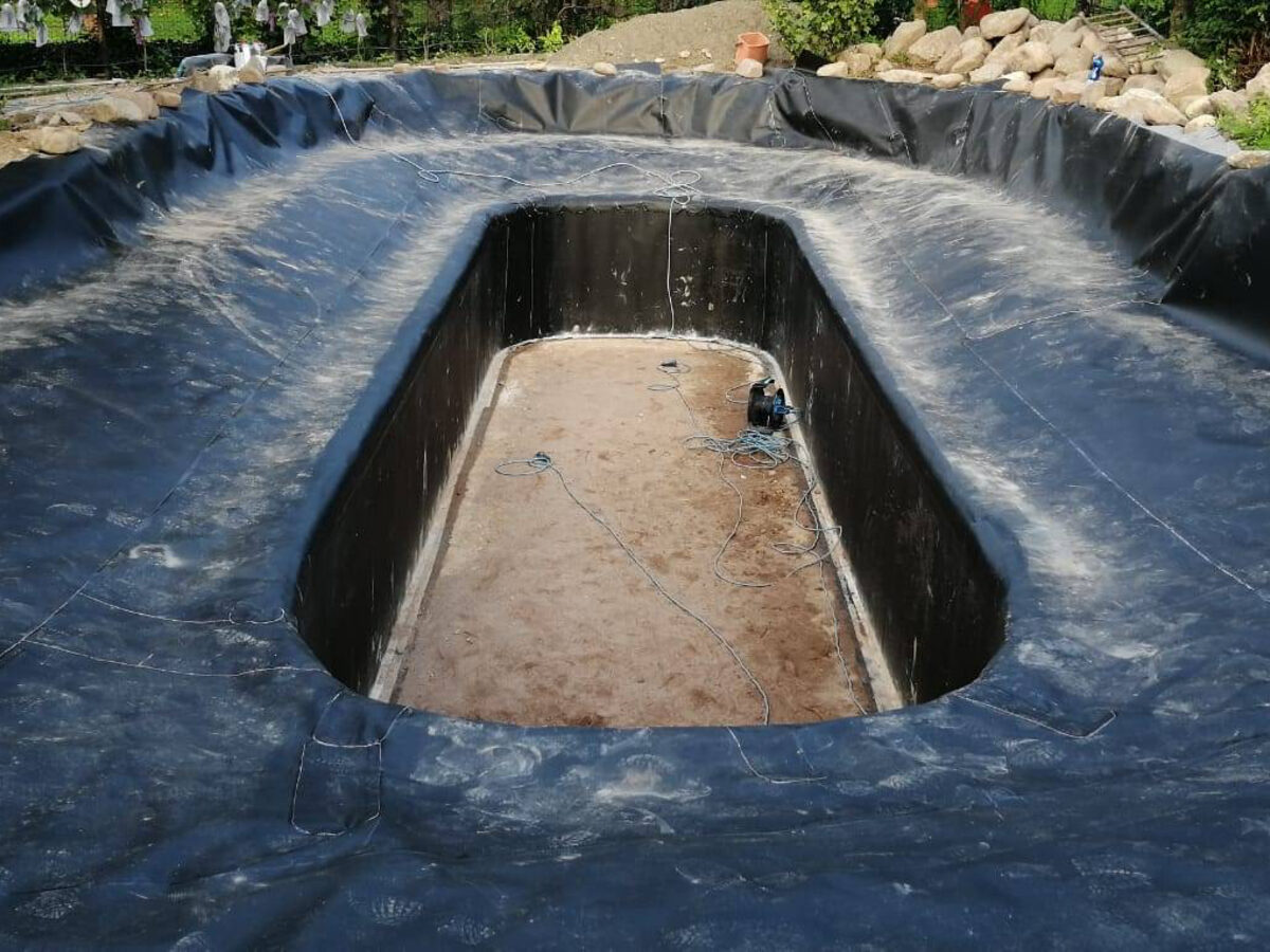 Schwimmteich-Bau